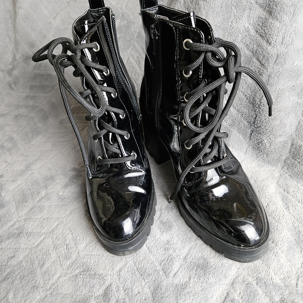 Black Lace-Up Women's Boots